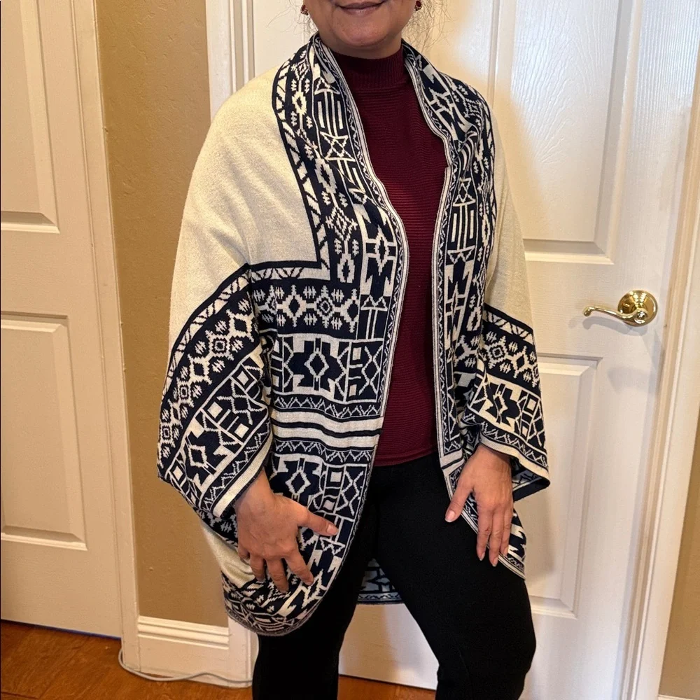 Women’s Southwestern Aztec Print Oversized Poncho Wrap Navy/Cream Reversible